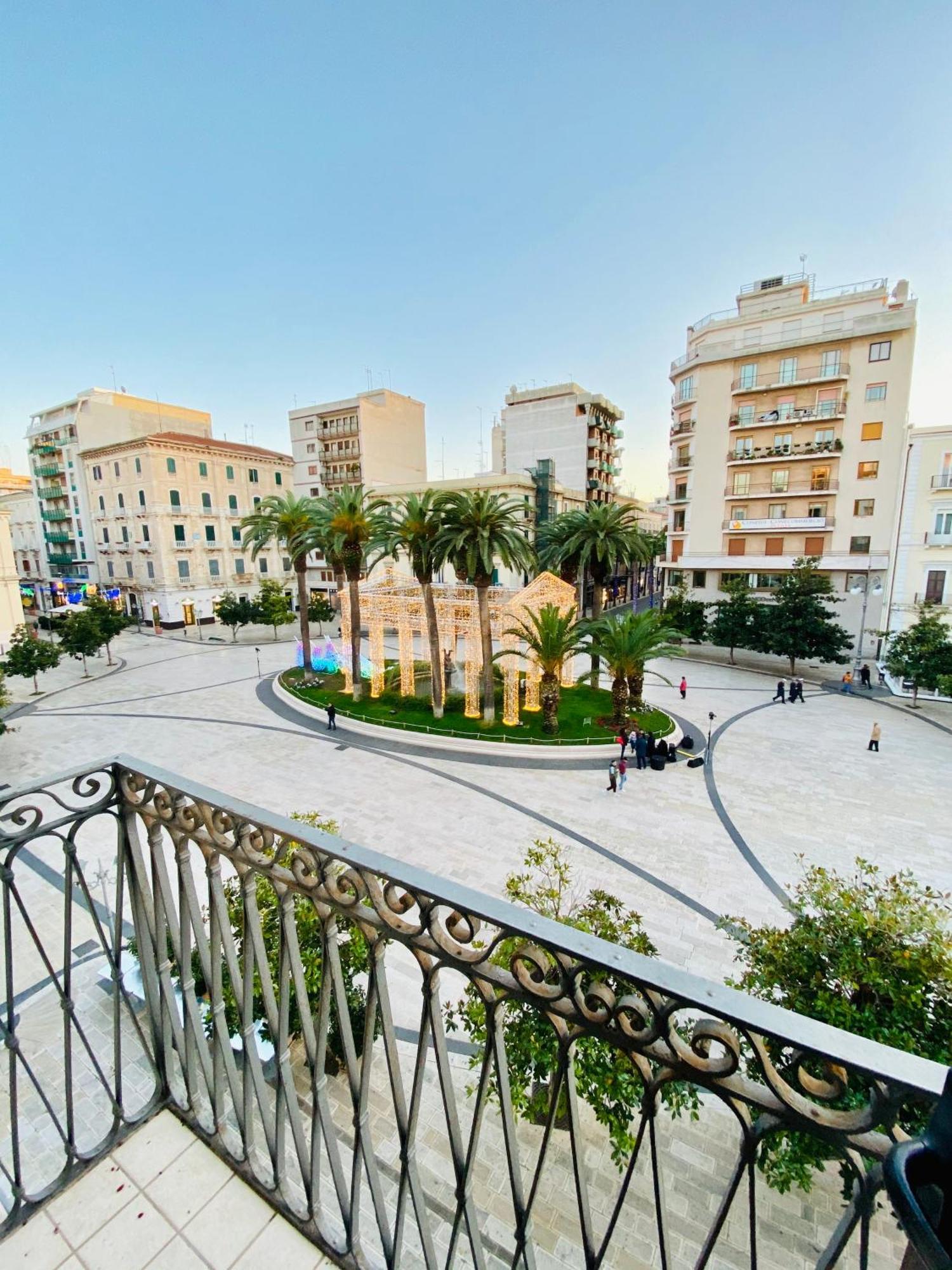 Amica Taranto In Piazza Apartment Bagian luar foto