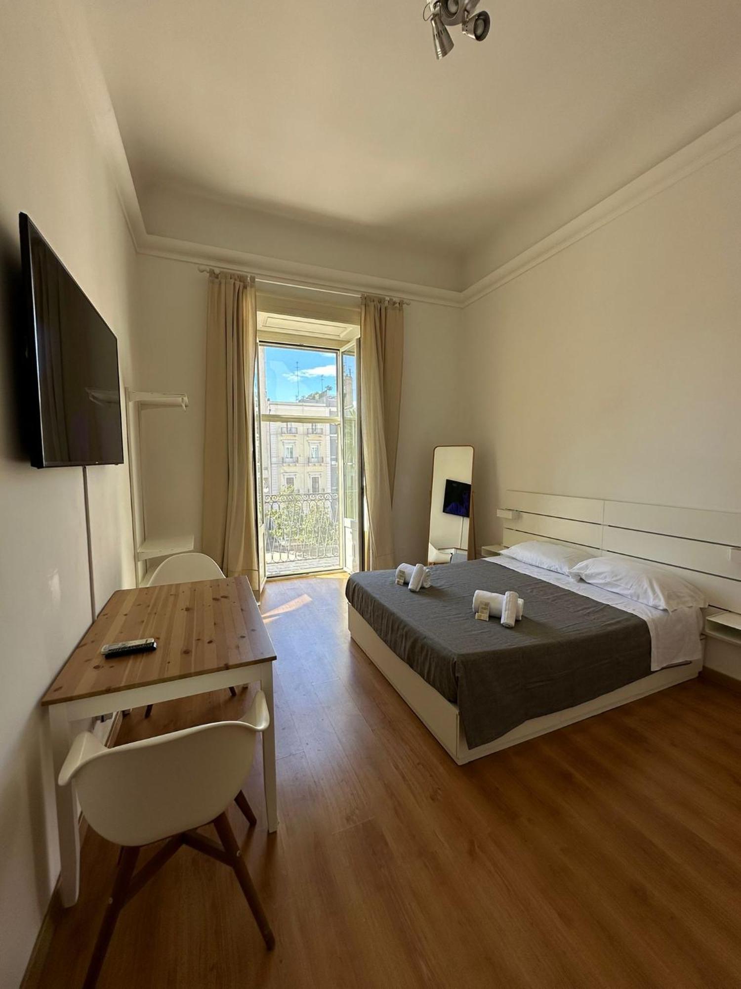 Amica Taranto In Piazza Apartment Bagian luar foto